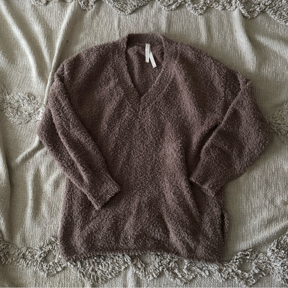 Aritzia Babaton Fuzzy Oversized Sweater